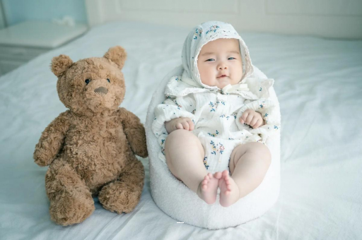 眉山宝宝挠耳朵是怎么回事 眉山宝宝挠耳朵是怎么回事